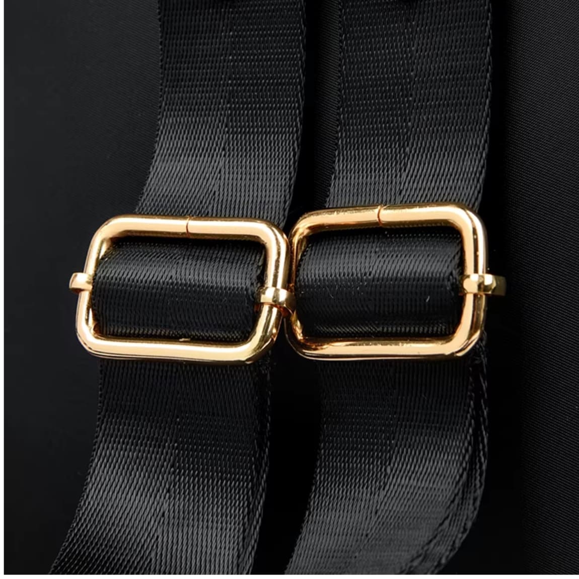 MOCHILA FEMININA PRETA FEITA EM COURO MODELO SERENA BLACK