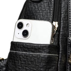 MOCHILA FEMININA PRETA FEITA EM COURO MODELO SERENA BLACK