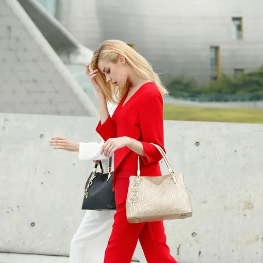 BOLSA FEMININA FOXER TRANVERSAL FEITA EM  COURO GENUÍNO MODELO ALMA GOLDEN