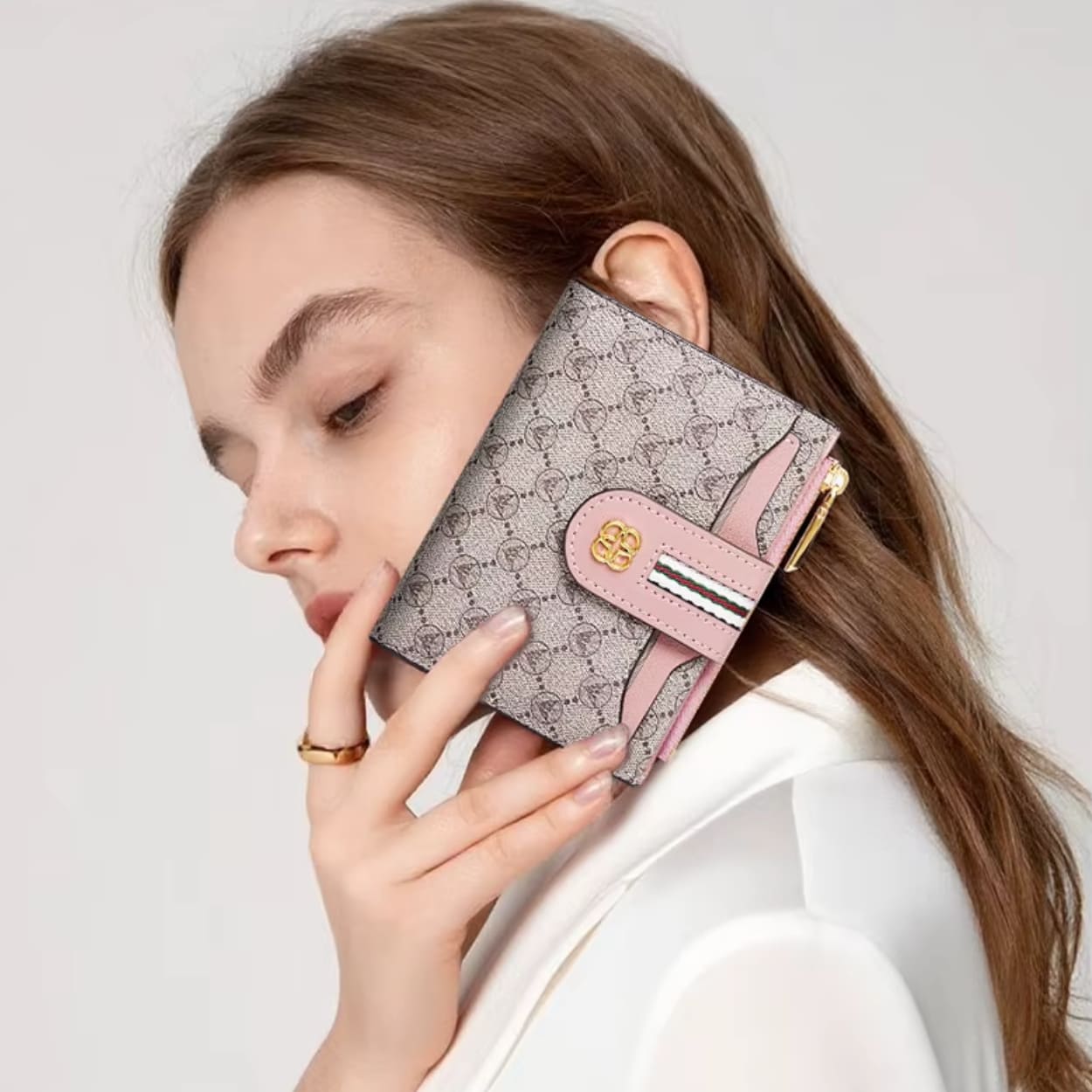 CARTEIRA FEMININA  EM COURO  MODELO BELLA D' ROYALE -LINHA WILLIAM POLO