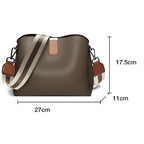 BOLSA FEMININA EM COURO TRANSVERSAL FOXER MODELO DAUPHINE BROWN