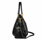 Bolsa Feminina  Grande Preta Feita Em Couro Refinado Modelo Foxer Royale Black