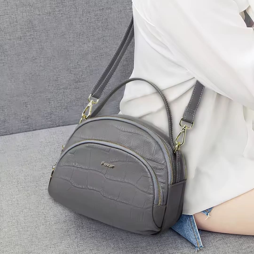 BOLSA FEMININA FOXER FEITA EM COURO GEMUÍNO MODELO RIVELLE GRAY