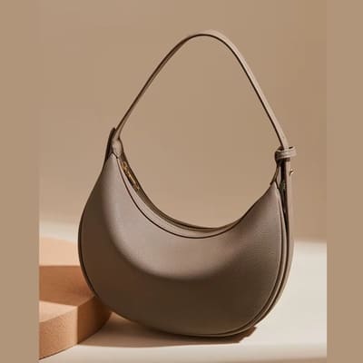BOLSA FEMININA DE OMBRO FOXER FEITA EM COURO LEGÍTIMO MODELO LUNÉRA BROWN