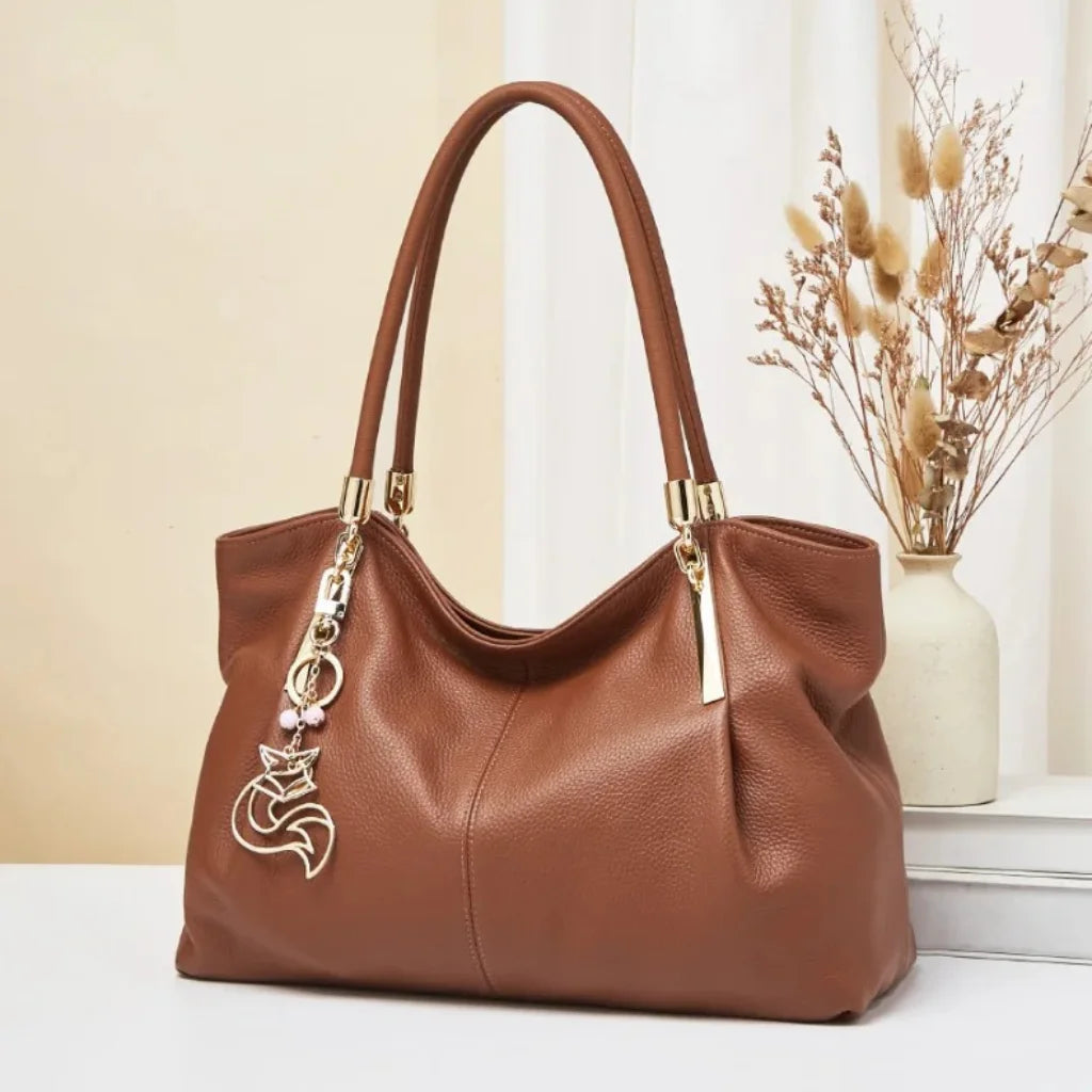 BOLSA FEMININA FOXER FEITA EM COURO GENUÍNO MODELO SAINT-GERMAIN BROWN