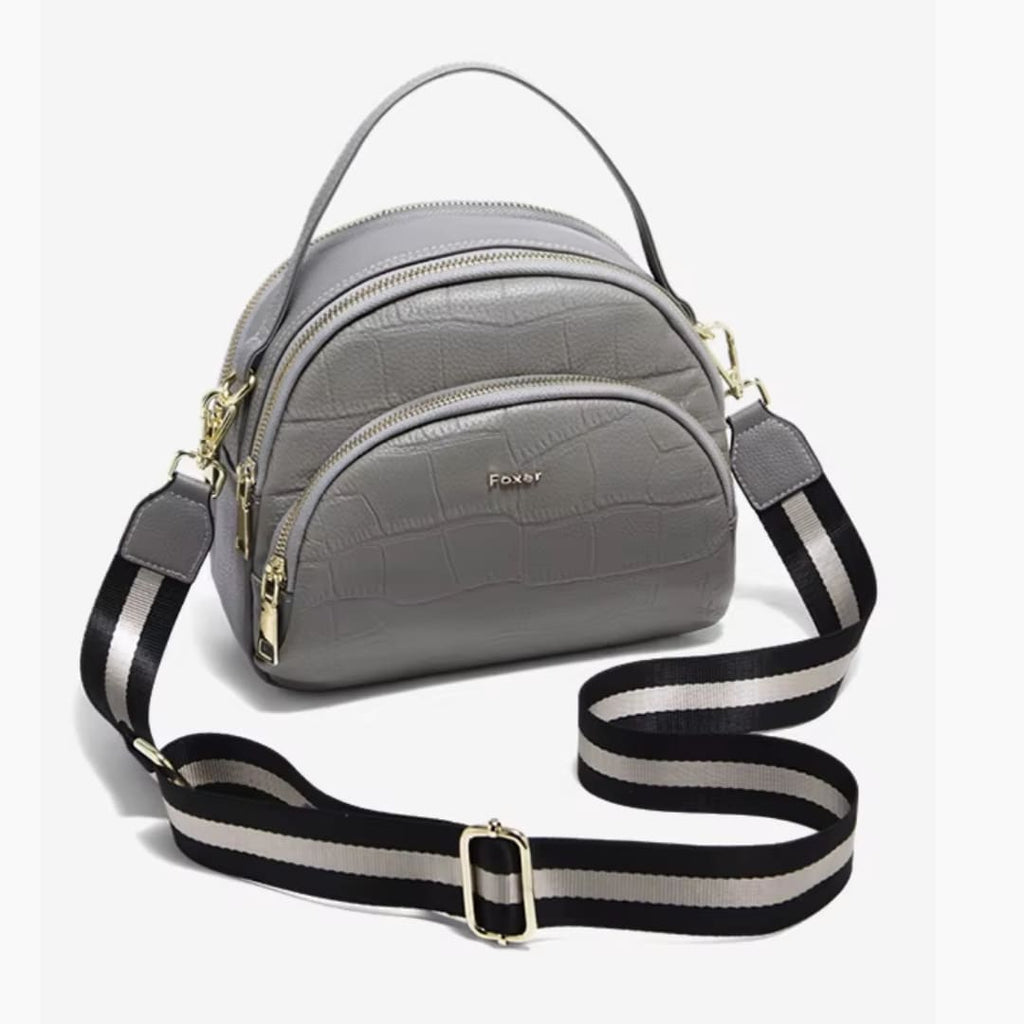 BOLSA FEMININA FOXER FEITA EM COURO GEMUÍNO MODELO RIVELLE GRAY
