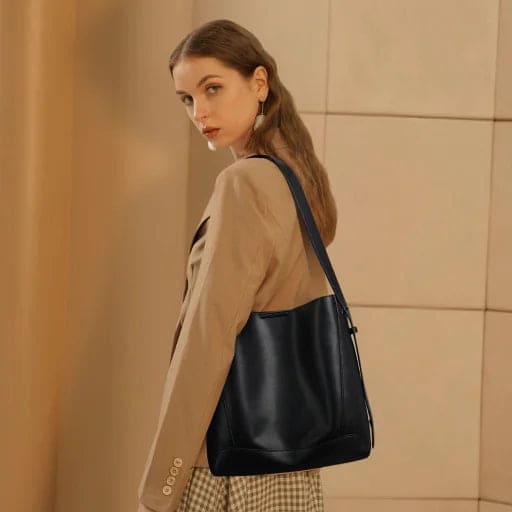 BOLSA FEMININA EM COURO  FOXER MODELO VALENCIA BLACK