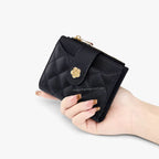 CARTEIRA FEMININA CURTA  FEITA EM COURO GENUÍNO MODELO ÉLORA -LINHA  WILLIAM POLO