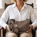 BOLSA FEMININA FOXER  DE OMBRO FEITA EM COURO SPLIT MODELO LUNA TAUPE