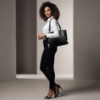 BOLSA FEMININA FOXER FEITA EM COURO GENUÍNO  MODELO VELLUTO BLACK