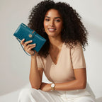 CARTEIRA FEMININA FEITA EM COURO GENUÍNO  MODELO FLEUR LUXE- LINHA WILLIAM POLO