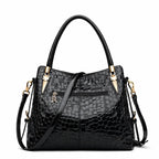 Bolsa Feminina  Grande Preta Feita Em Couro Refinado Modelo Foxer Royale Black